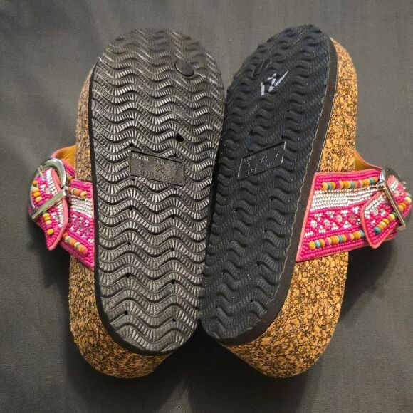 BRAND NEW ATALINA JEWEL EMBELLISHED FOOTBED THONG WOMENS SANDAL - Picture 11 of 16